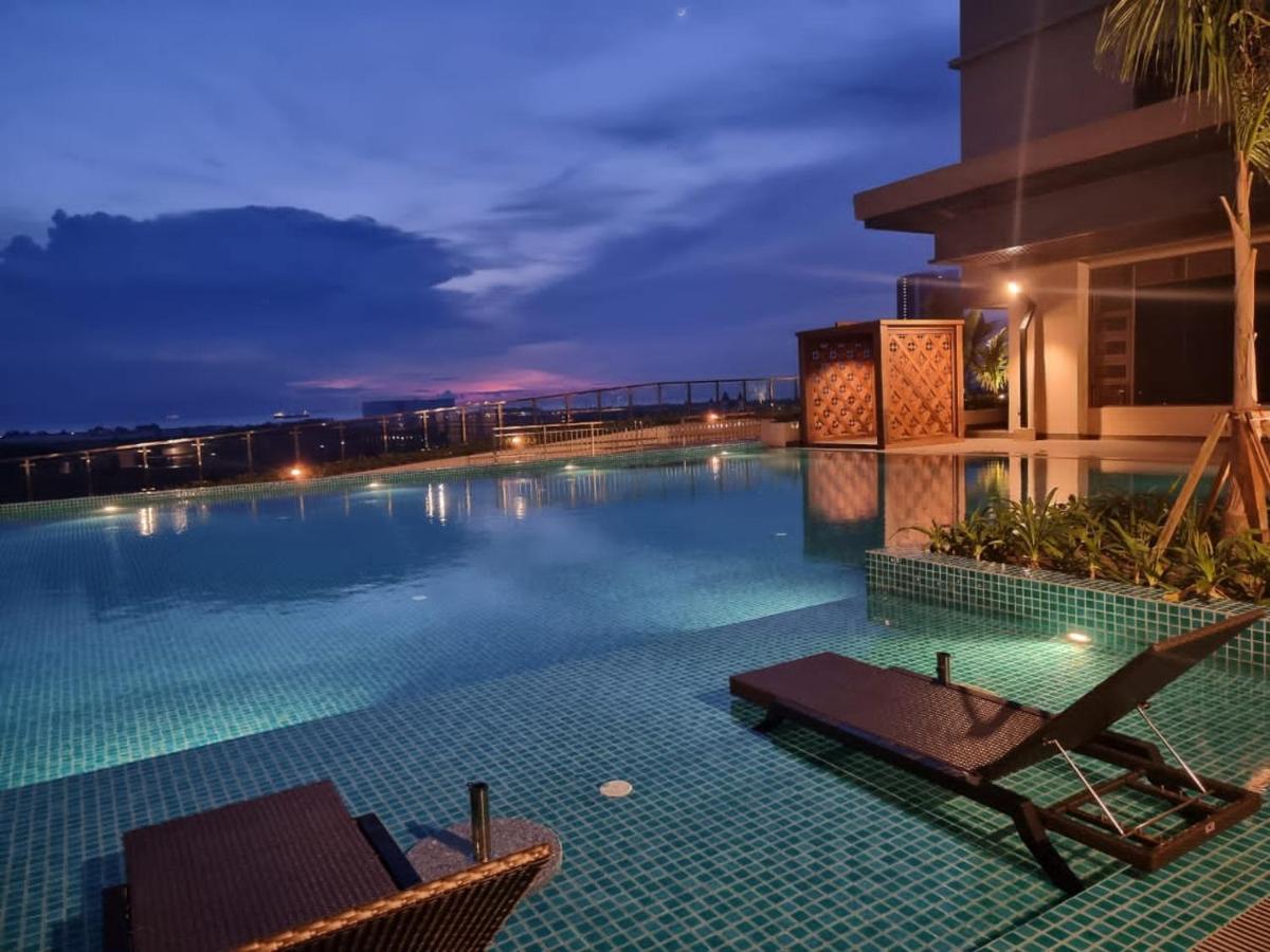 Luxury Couple Suites L Free Netflix L Massage Chair L Bathtub L Wifi 200Mbps L Town Area Bali Residence Malacca ภายนอก รูปภาพ